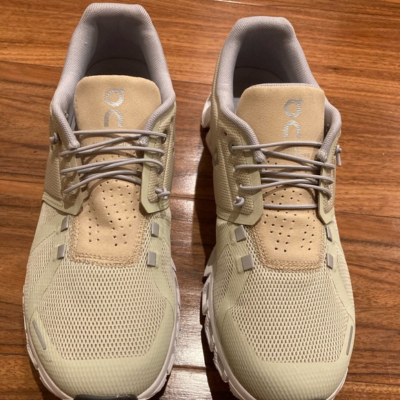 NWO box On Cloud Swiss Engineering Women’s Sneakers Size 10.5 Lightweight - Picture 2 of 13